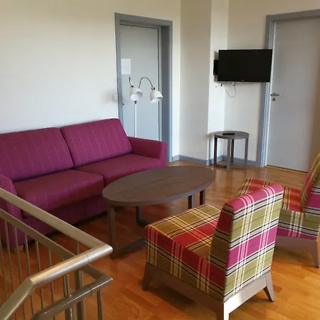 Ξενοδοχείο Dombas Hotel 2*