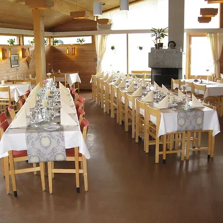 Dombas Hotel ドンボース