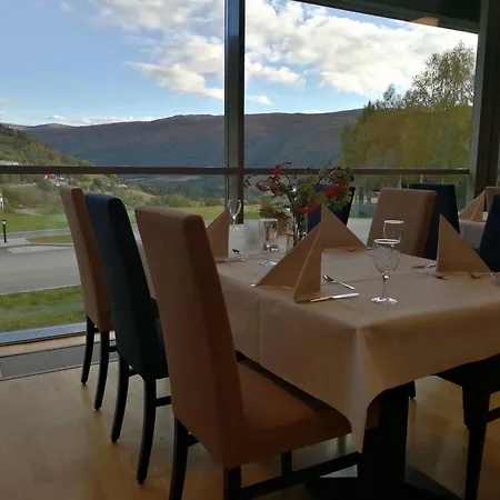 Dombas Hotel فندق Dombås