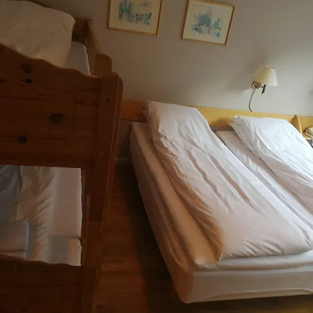 מלון Dombas Hotel