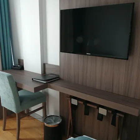 מלון Dombas Hotel