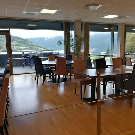 Dombas Hotel מלון דומבס