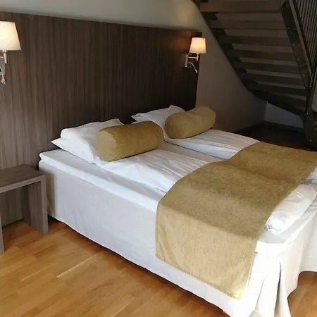 Dombas Hotel מלון